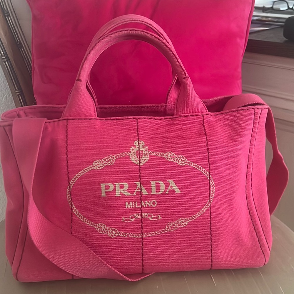 Prada canapa, color peonia.